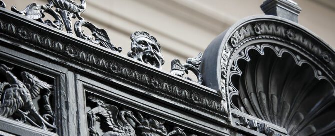 plaza hotel canopy feature