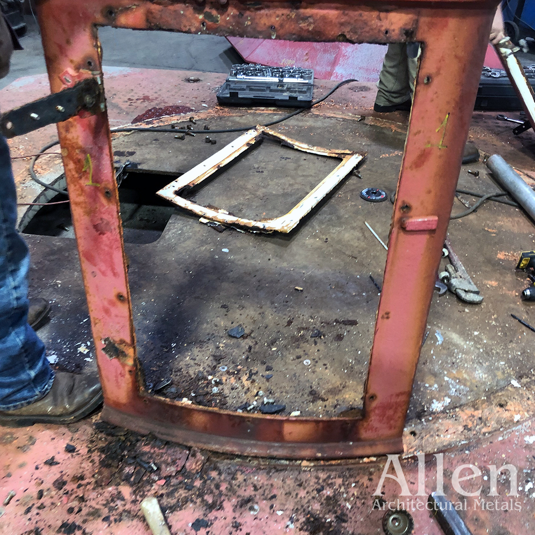 damage lantern room at yaquina lighthouse