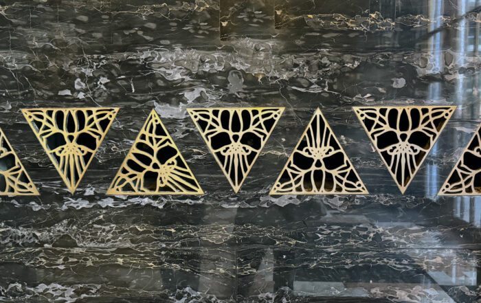 detail of 140 montgomery art deco building